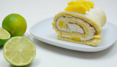 Рулет бисквитный со взбитыми сливк, манго и маракуйей, вес. ™Курортный