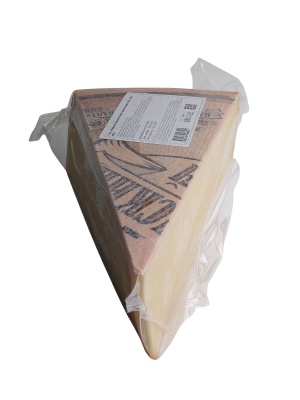 Сыр деревенский Горный 49 %  тм Margot Fromages 