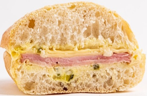 Чиабатта с ветчиной, сыром и соусом тар-тар, 130 г  Балтийский хлеб