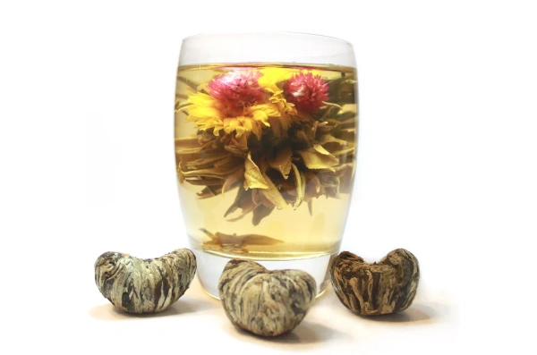 Чай МОСЧАЙТОРГ Вань Цзы Цзянь Хун с клевером (связанный) 100г